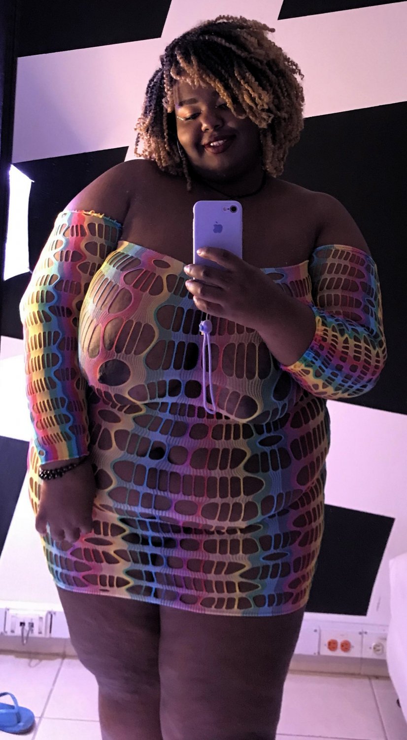Random Selfies 27 #06K7YRyN