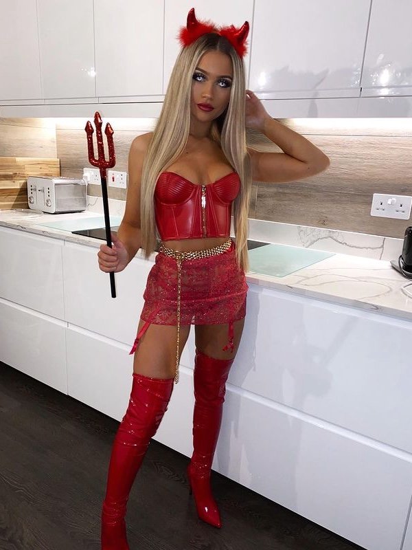 Halloween Wank Babes ππ―π₯π₯π³π³βπ¦π¦π #DJWBKzmh