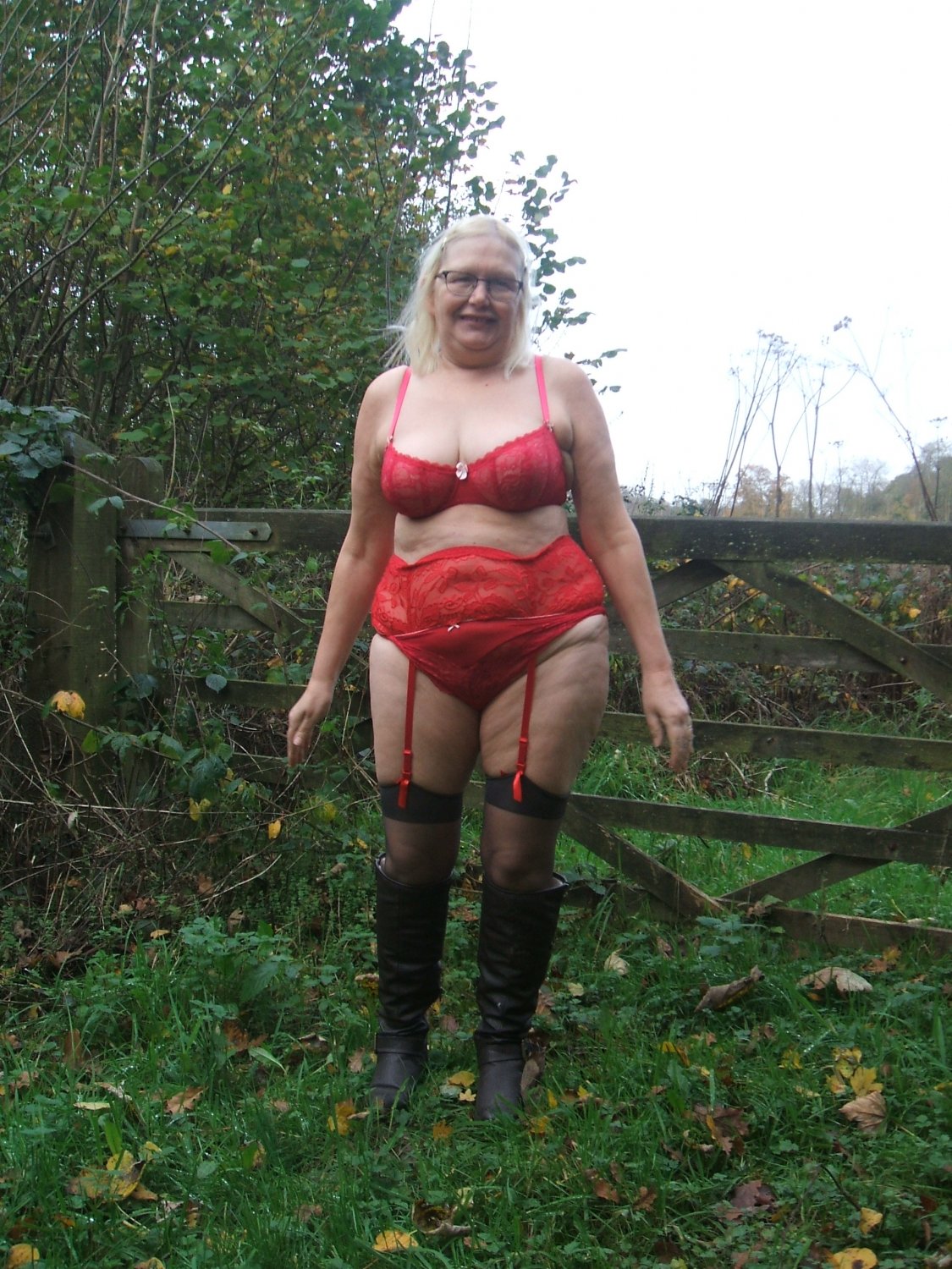 Exposed Exhibitionist Mature Wife Susan Clark Stripping at Local Woods #pkYvwxfh