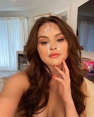 selena gomez 2 #nmBrcUUh