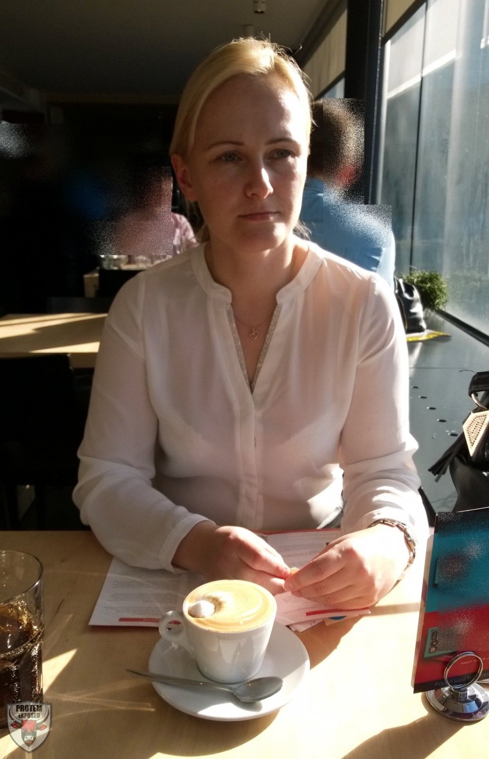 Jana from Estonia poses for hubby #17yMuEDH