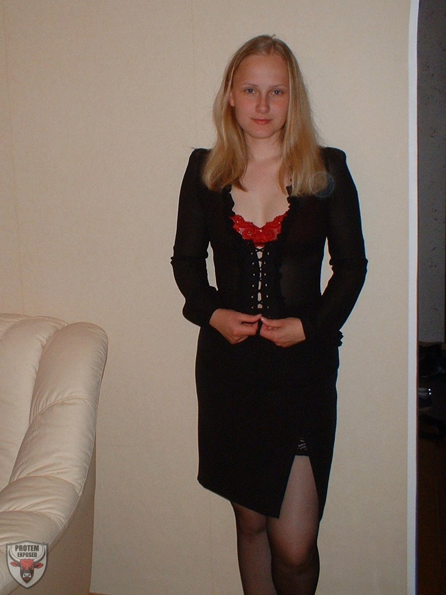 Jana from Estonia poses for hubby #5BIxlc3T